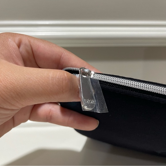 Dior Cosmetics Pouch - Picture 4 of 6